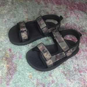 Army Fatigue Sandals. CHILDREN’S PLACE. SZ 9
